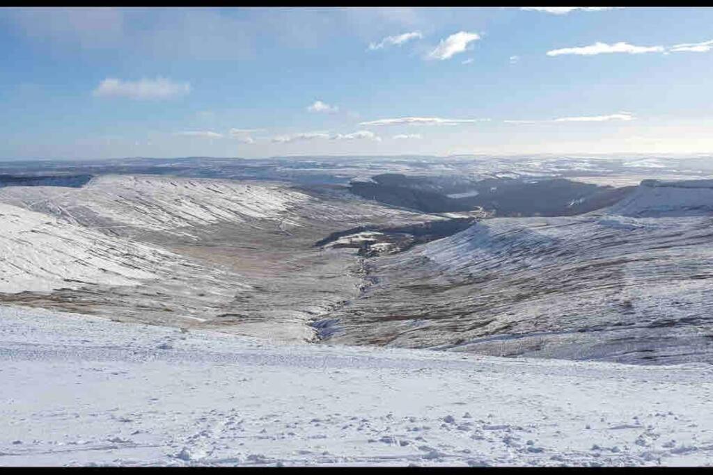 Cottage,Cinema Room,Log Burner Blaenavon Bagian luar foto