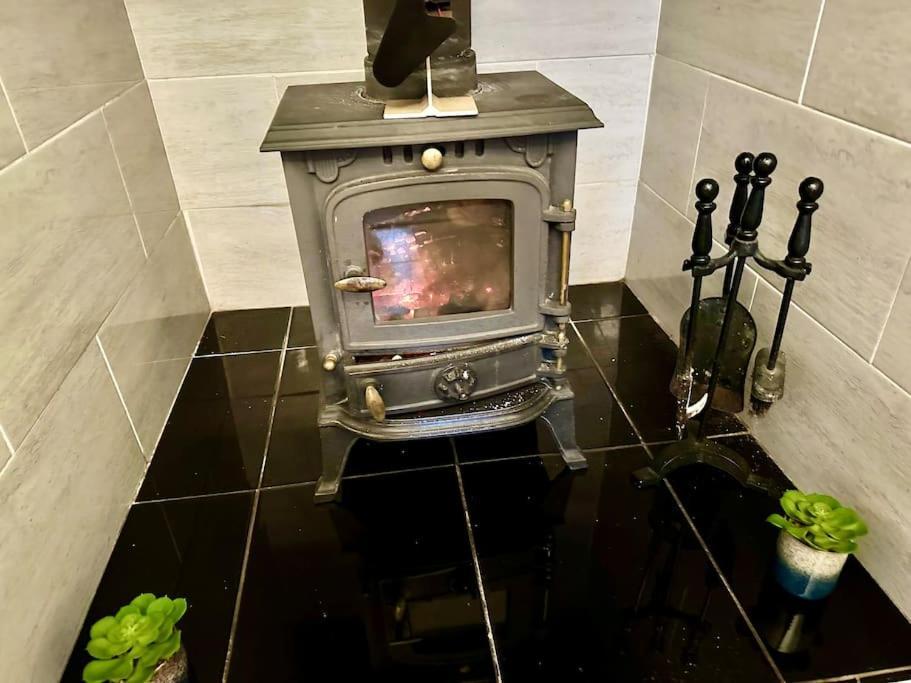 Cottage,Cinema Room,Log Burner Blaenavon Bagian luar foto