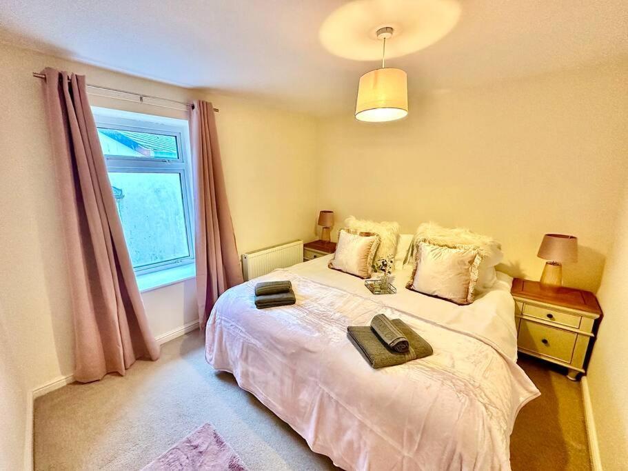 Cottage,Cinema Room,Log Burner Blaenavon Bagian luar foto